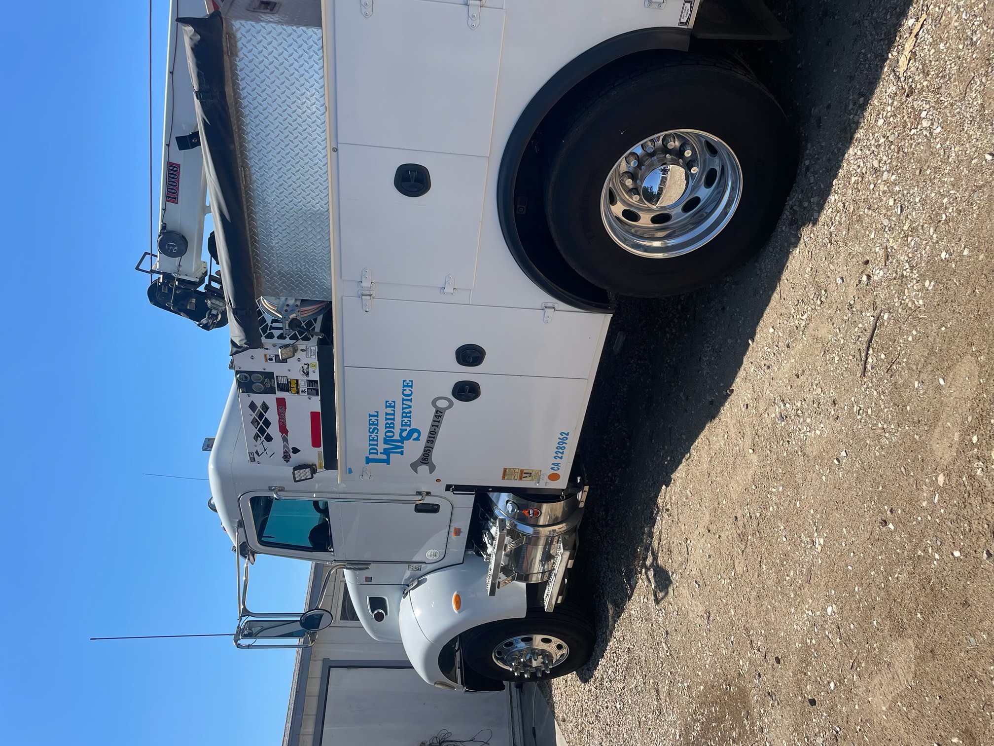 24/7 Emergency Roadside Assistance for a semi-truck on the Central Coast highway